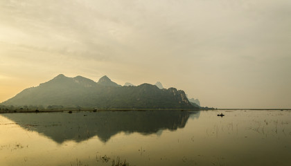 《方与圆》这本书讲的是什么？