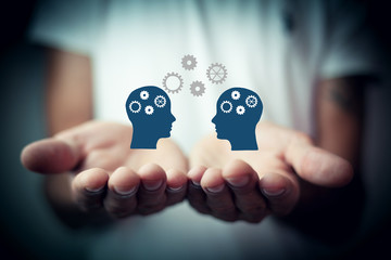 不同物种之间生物与环境之间的共同进化是形成生物多样性的原因