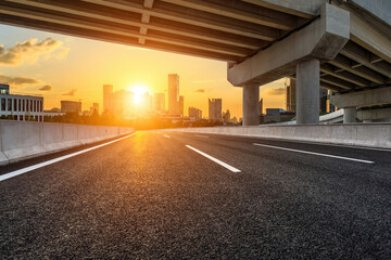 别克林荫大道后备箱怎么打开