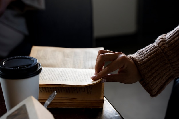 珍惜粮食主题班会